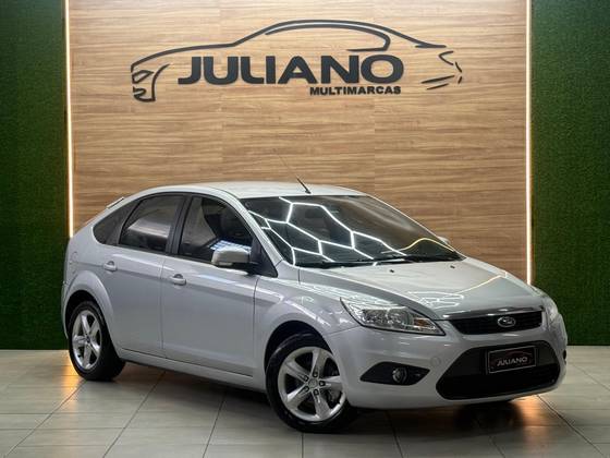 FORD FOCUS 1.6 GL 16V FLEX 4P MANUAL FORD FOCUS 1.6 GL 16V FLEX 4P MANUAL